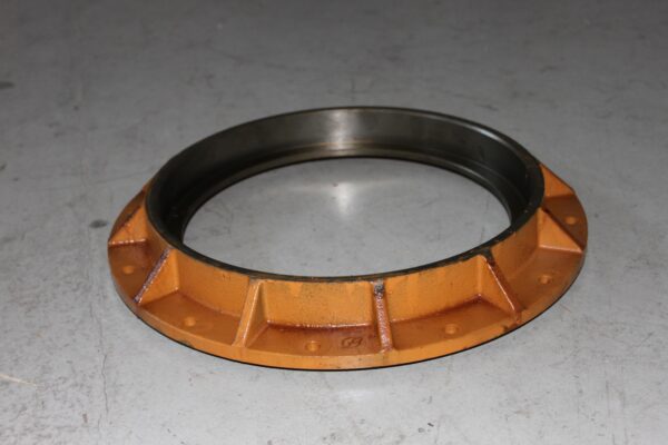 540-3104065-10 Крышка ступицы заднего колеса БелАЗ